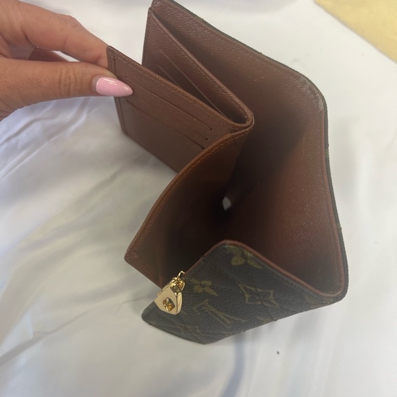 Louis Vuitton wallet - Picture 6 of 8